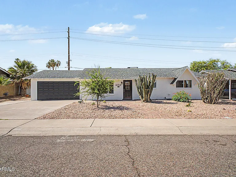 8725 E Coronado Rd — Photo 3