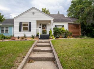 917 Moores River Dr, Lansing, MI 48910