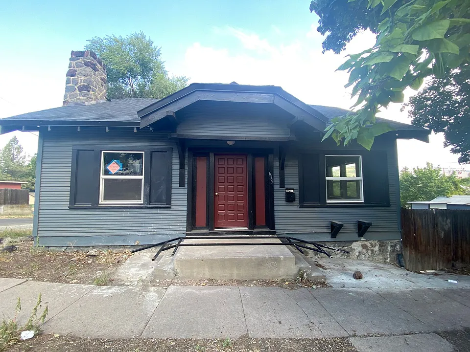 635 N 9th St