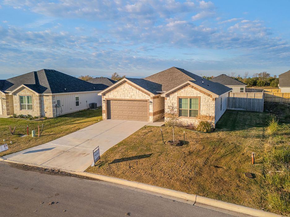 1st image of 1016 Campbelton Dr