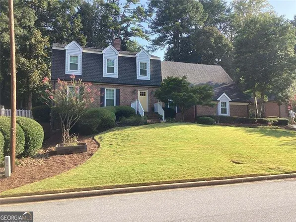 2819 Livsey Dr, Tucker, GA 30084