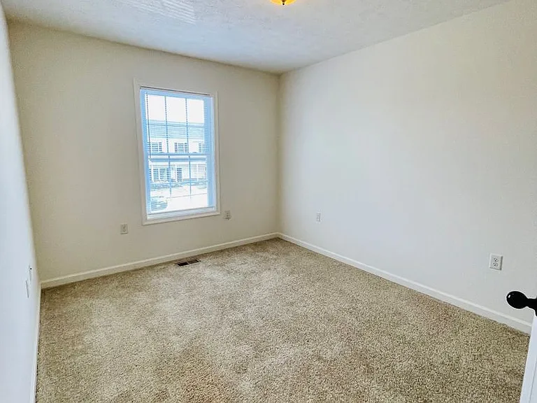 1101 Wellington Dr — Photo 12
