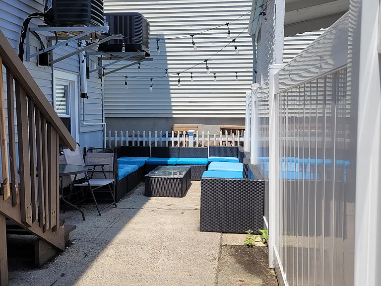 105 N Windsor Ave — Photo 22
