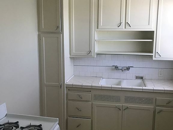 5th image of 4434 Linden Ave APT 4