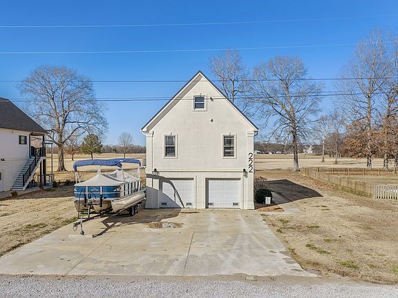 5th image of 222 Fairway Villa Ln