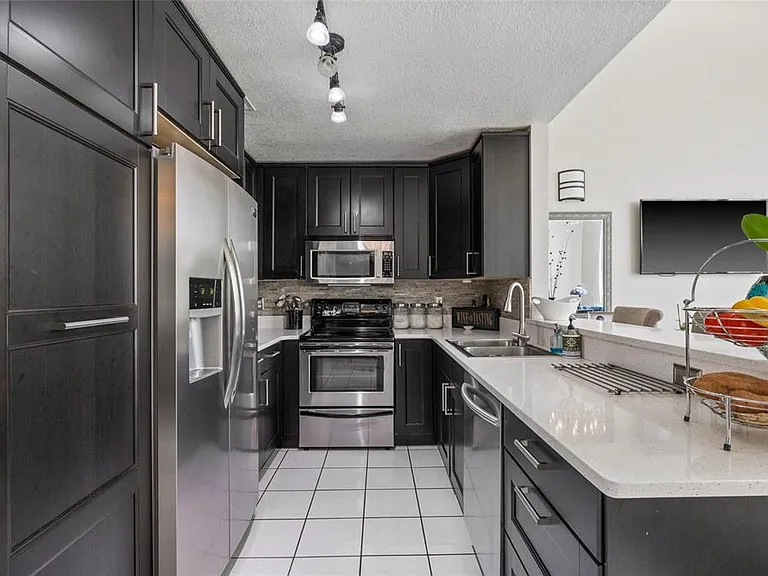 4265 Brentwood Park Cir — Photo 29
