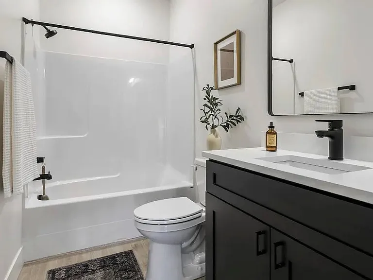 9050 NE Hoyt St #9 — Photo 5