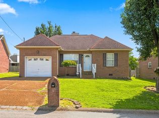 105 Clovercrest Dr, Hendersonville, TN 37075
