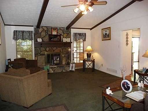 4th image of 1387 Hickory Dr