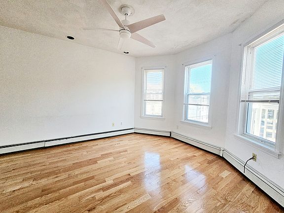 5th image of 58 Mansfield St APT 2