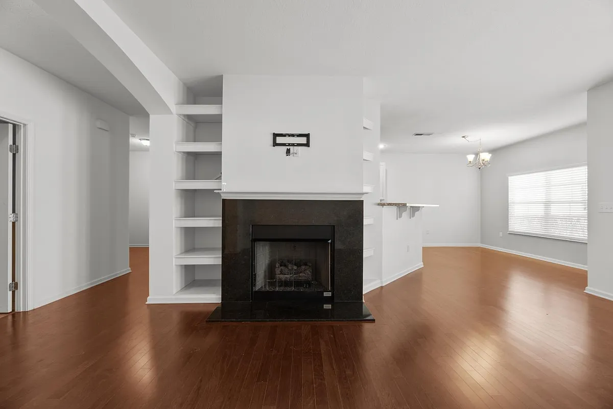 Unit Photo - 6815 Kinsale Ln