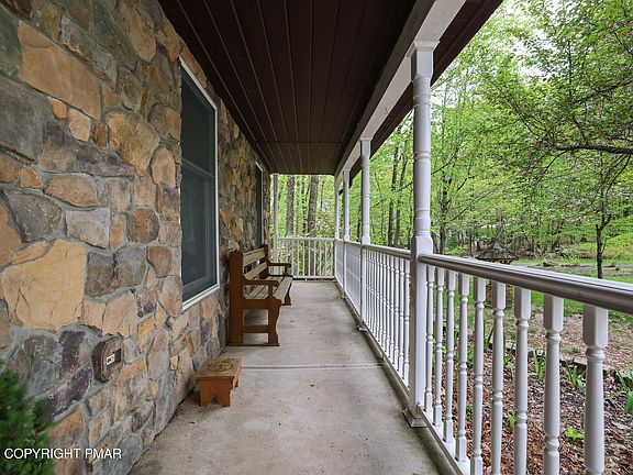 3rd image of 113 Hemlock Rd