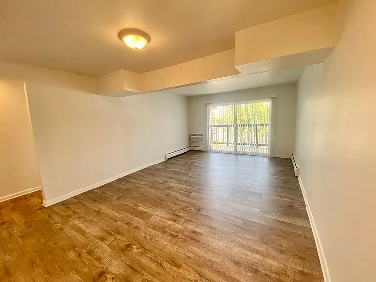 504 Saint Johns St — Photo 108