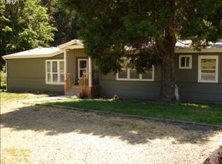 9625 Little River Rd, Glide, OR 97443