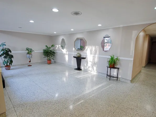 2035 East 7th Street image 1 of 7