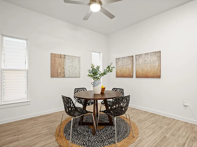 4901 Springdale Rd #101 — Photo 16