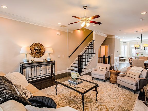 4th image of 3611 Brookleigh Ln
