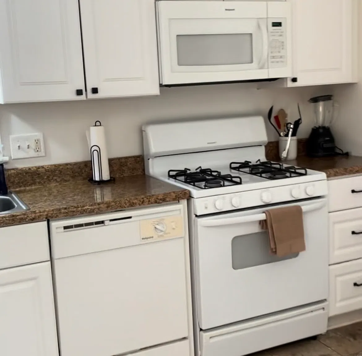 2 bed, 974 sqft, $1,200 — Photo 4