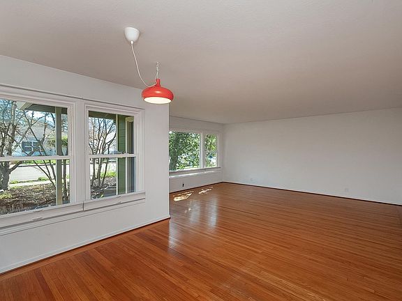 4th image of 2149 Humboldt Street