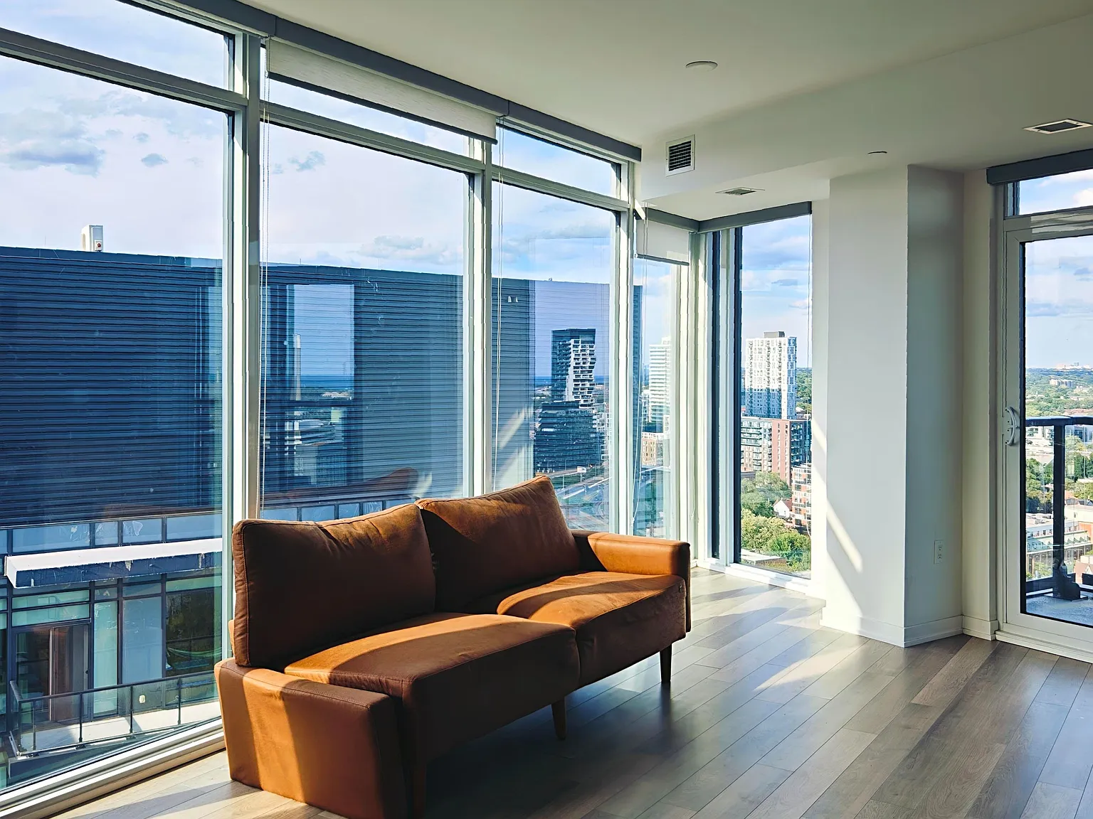 3 bed, $3,900 — Photo 4
