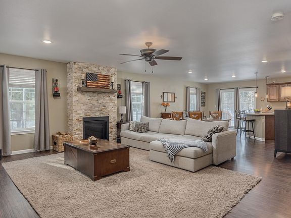 3rd image of 1821 Osborn Ct