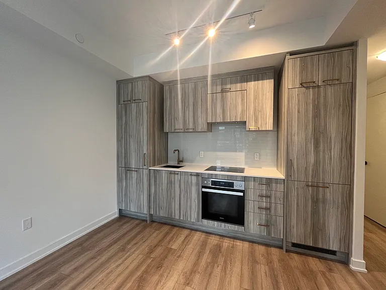634 Church St #7 — Photo 2