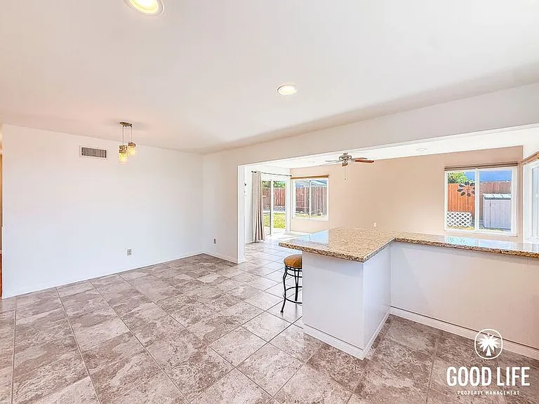 10851 Sandy Hook Rd — Photo 5