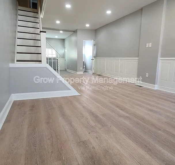 3141 Agate St — Photo 2