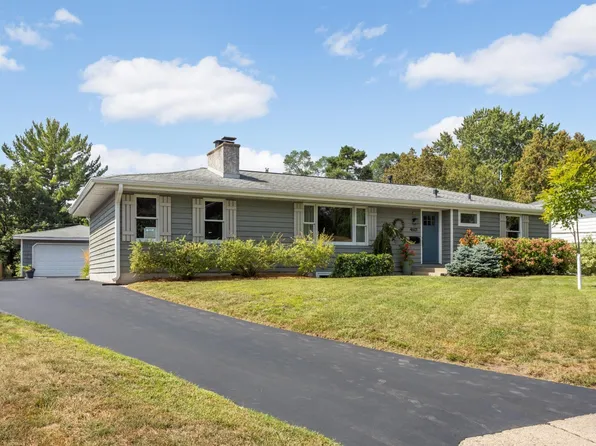 4601 W 111th St, Bloomington, MN 55437