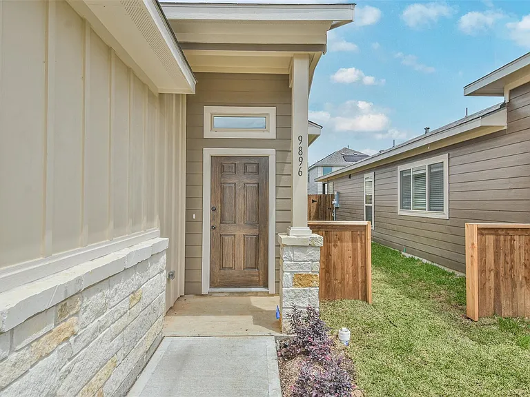 25105 Pacific Wren Dr — Photo 2