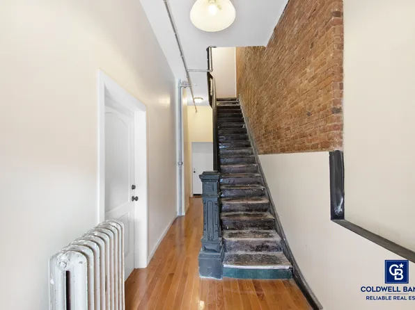 35 Herkimer Street image 5 of 11