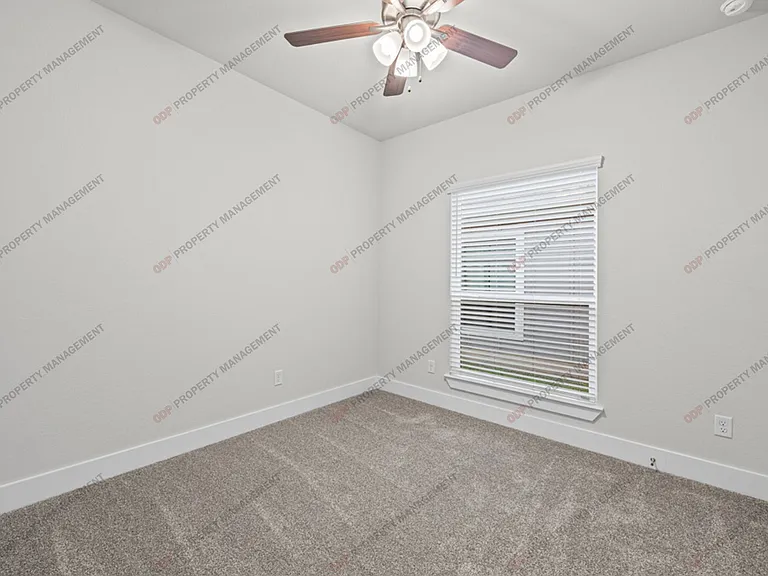 2717 Fox River Dr — Photo 7