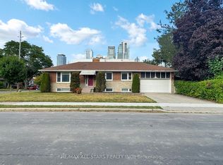 105 Betty Ann Dr, Toronto, ON M2N 1X1