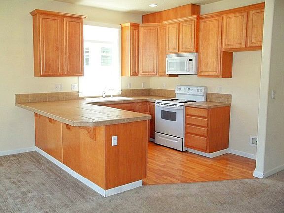 3rd image of 5307 NE 53rd Ct