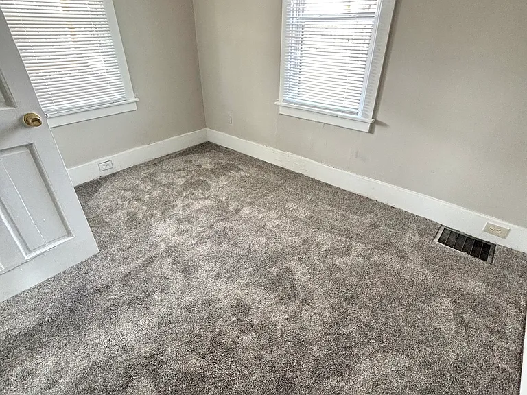 400 N Catherine St — Photo 10