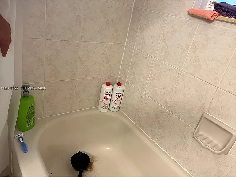 1535 SE 26th St #200 — Photo 38