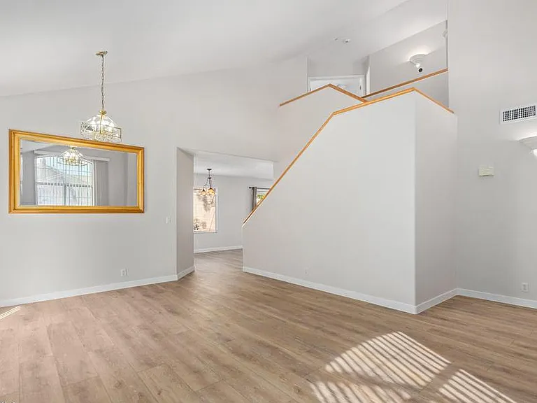1338 E Grovers Ave — Photo 4