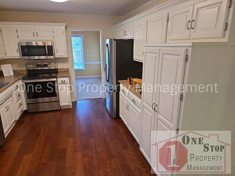 5222 W 121st St — Photo 6