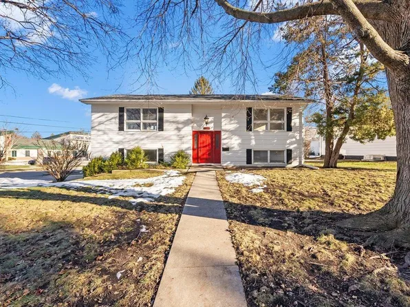 2605 Fairlane Ave, Waterloo, IA 50702