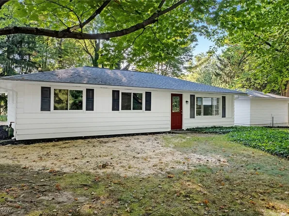 2731 Virginia Dr, Richfield, OH 44286