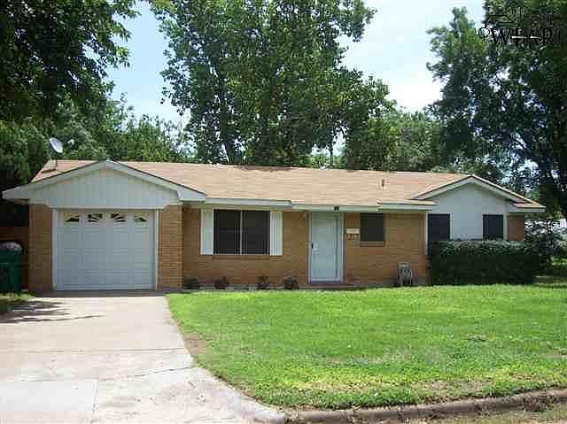 1st image of 213 Westwood Dr