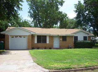 213 Westwood Dr, Burkburnett, TX 76354