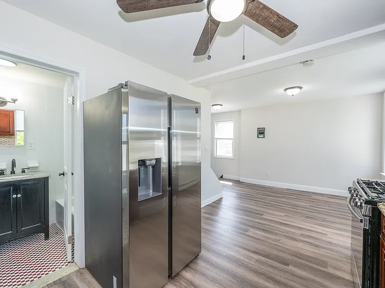116 Lexington Ave — Photo 8