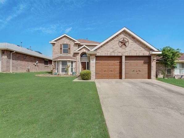 908 Rustic Dr, Fort Worth, TX 76179