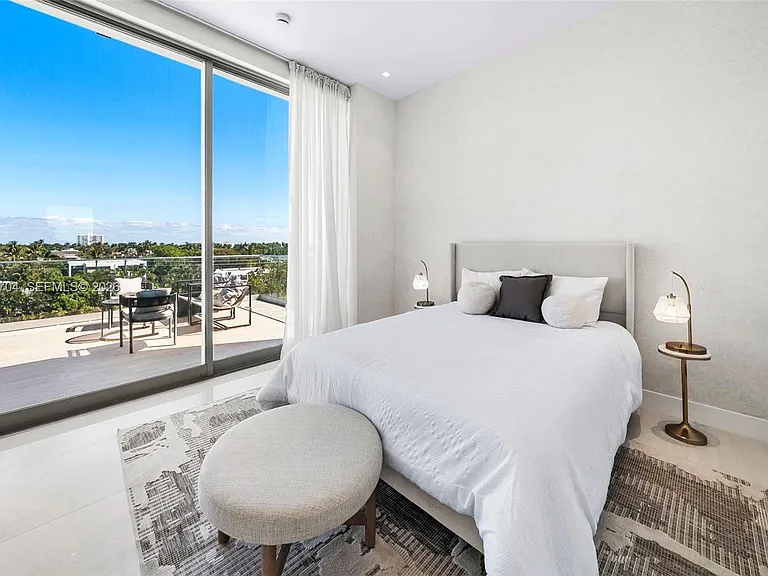 246 NE 6th Ave #PENTHOUSE — Photo 20
