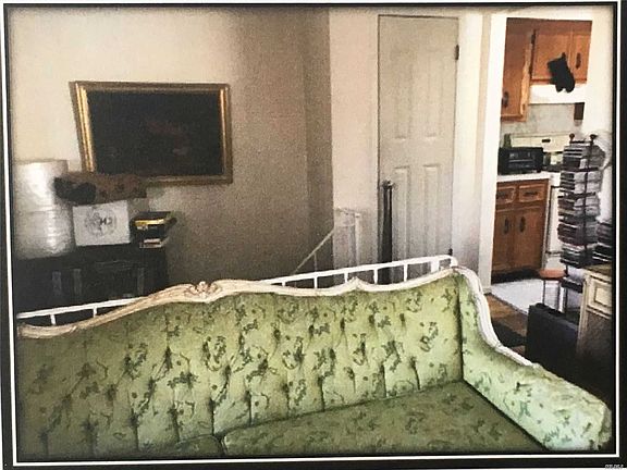 3rd image of 290 W Jamaica Ave