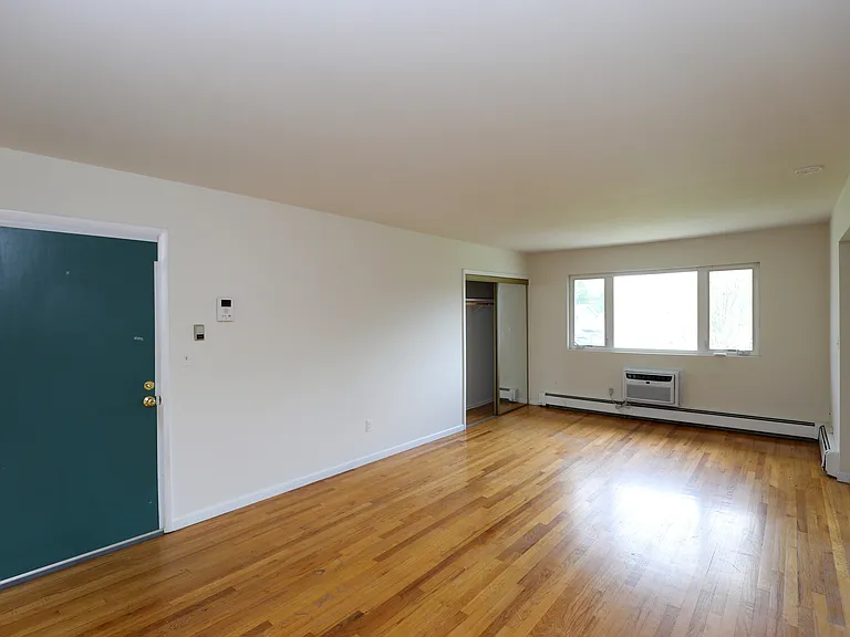 30 Lamb Ave #5C — Photo 6