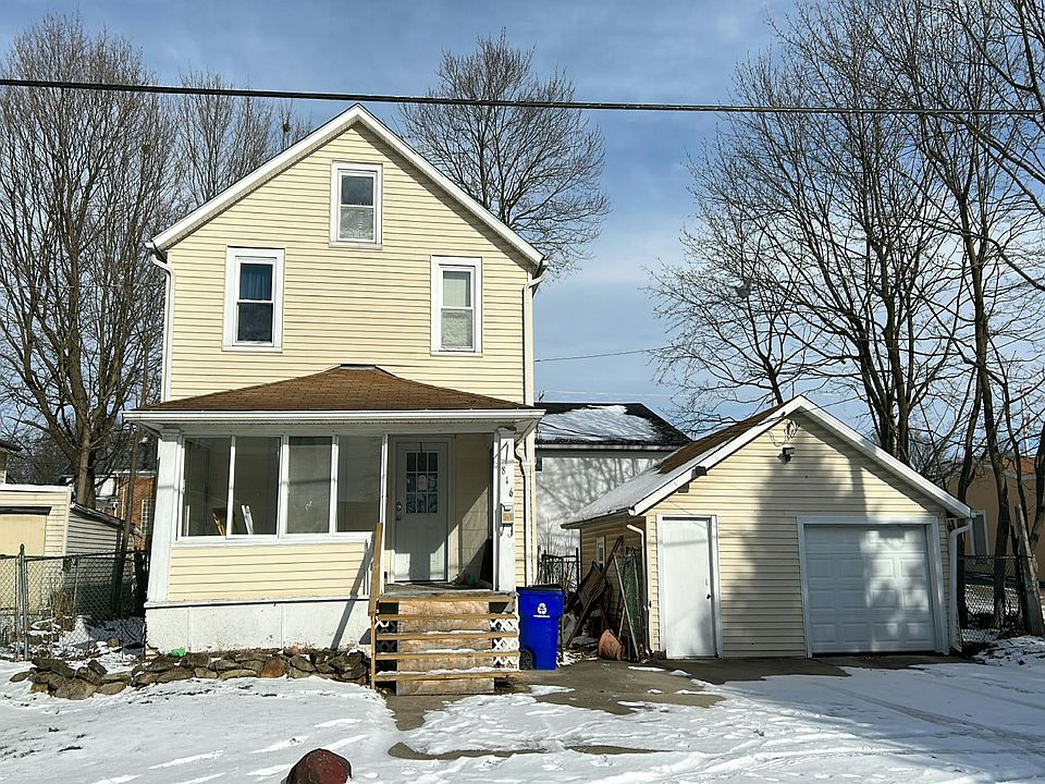 1st image of 816 W Maple Ln