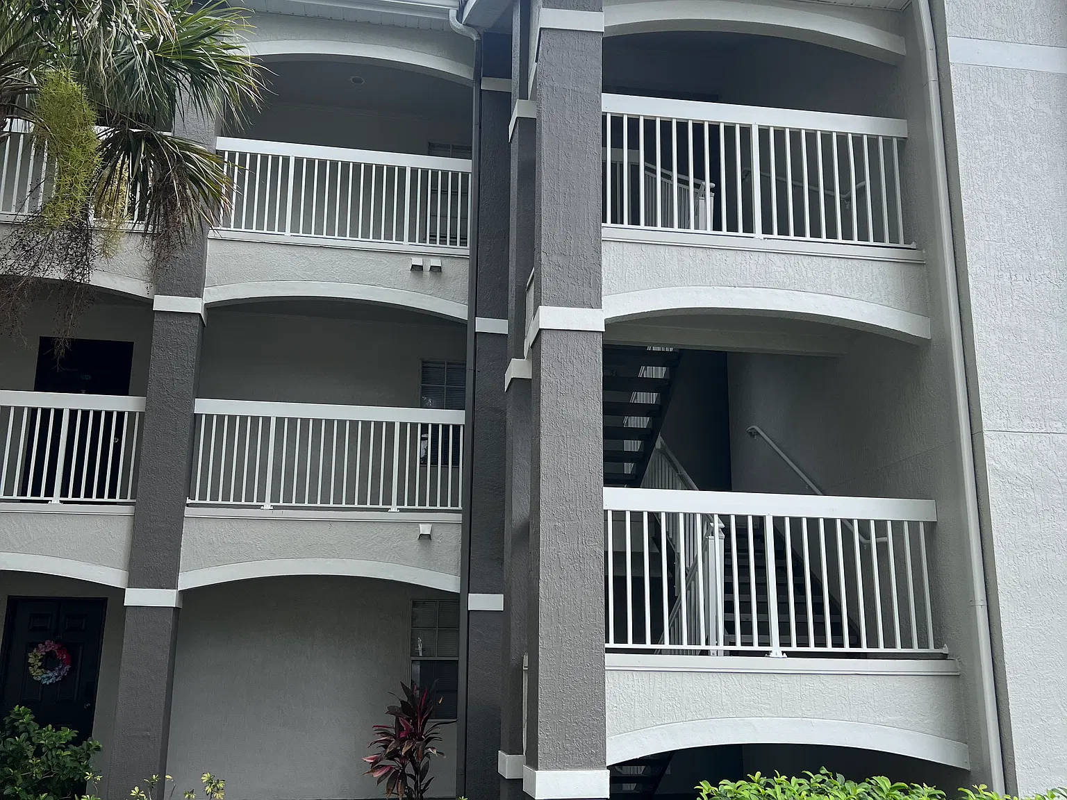 14025 Fairway Island Dr — Photo 2