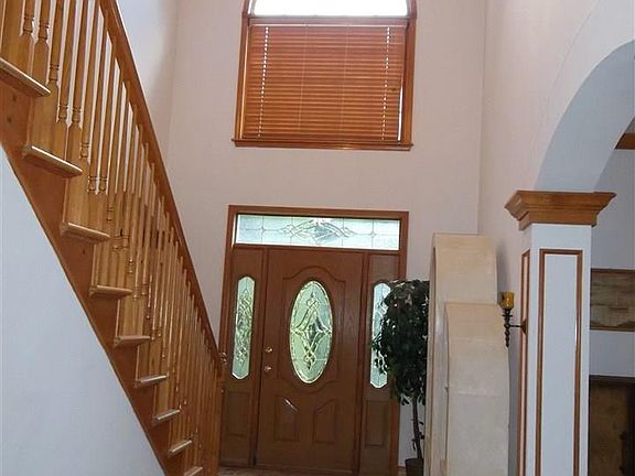 5th image of 27 River Park Ln